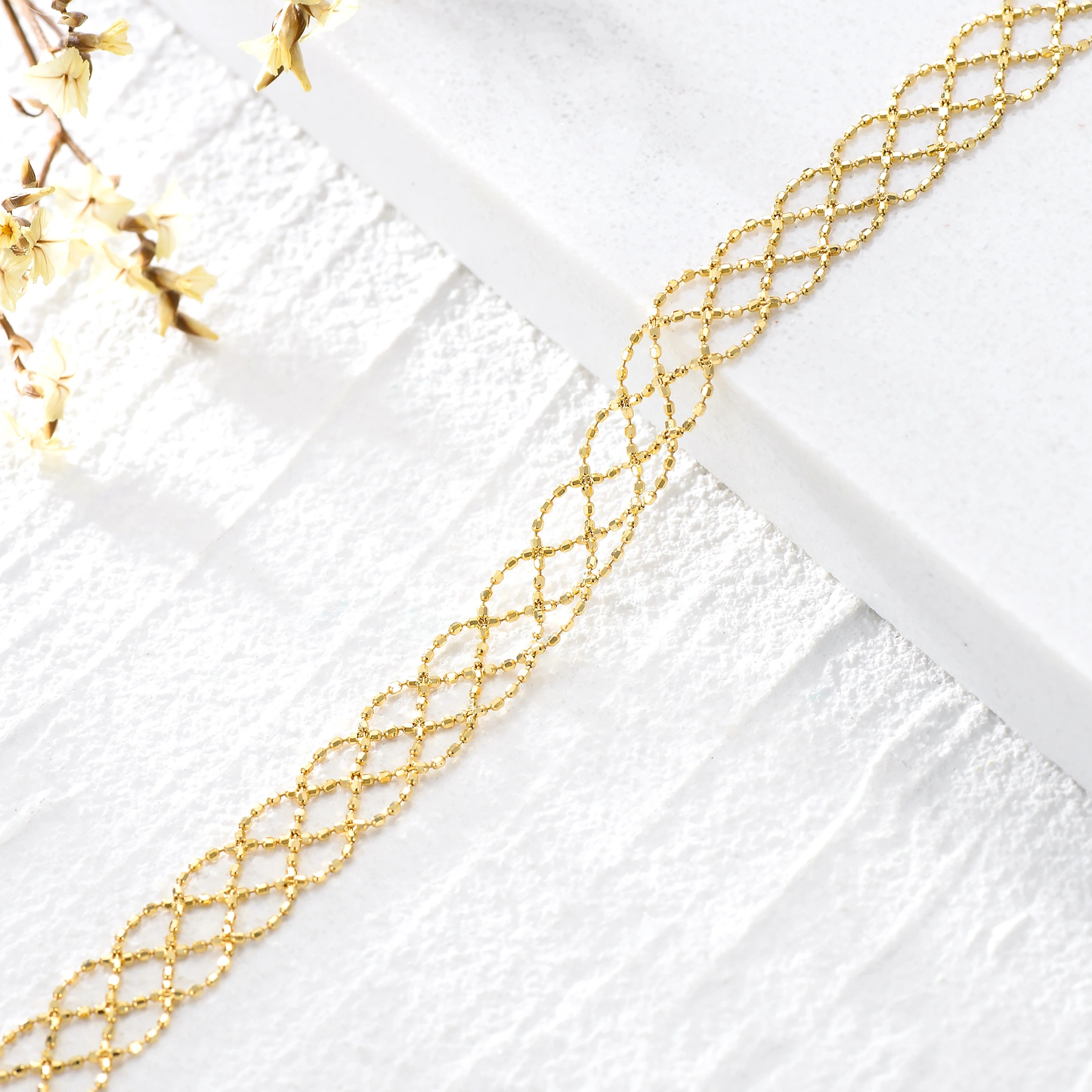 Bracelet tressé en dentelle fine