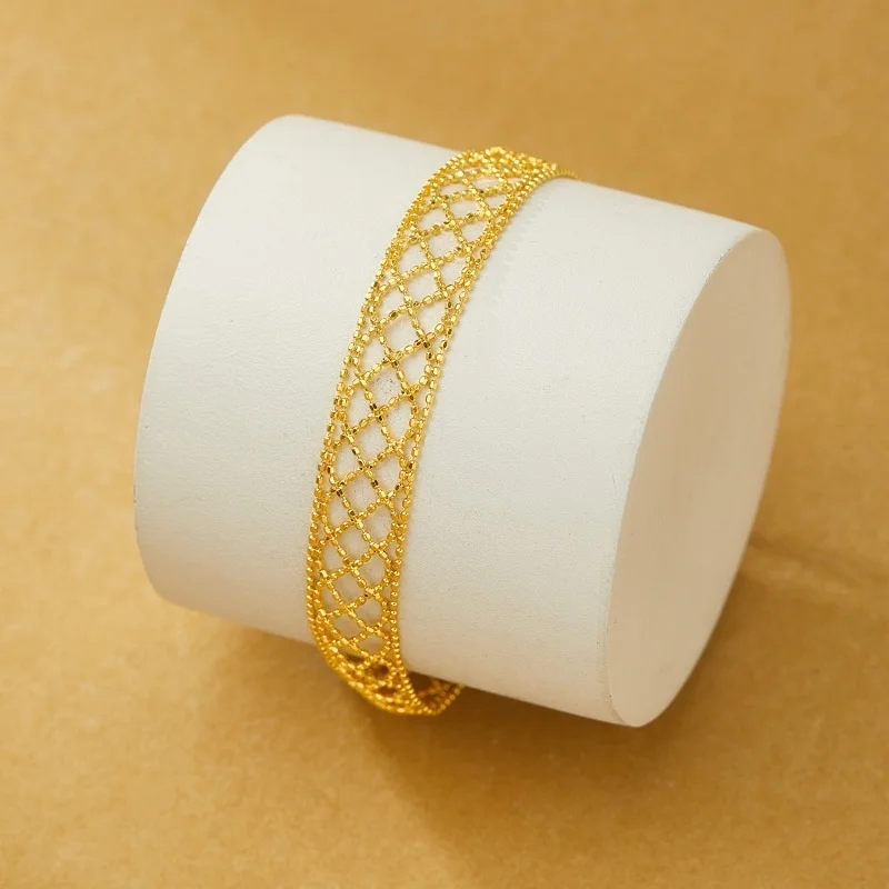 Bracelet tressé en dentelle fine