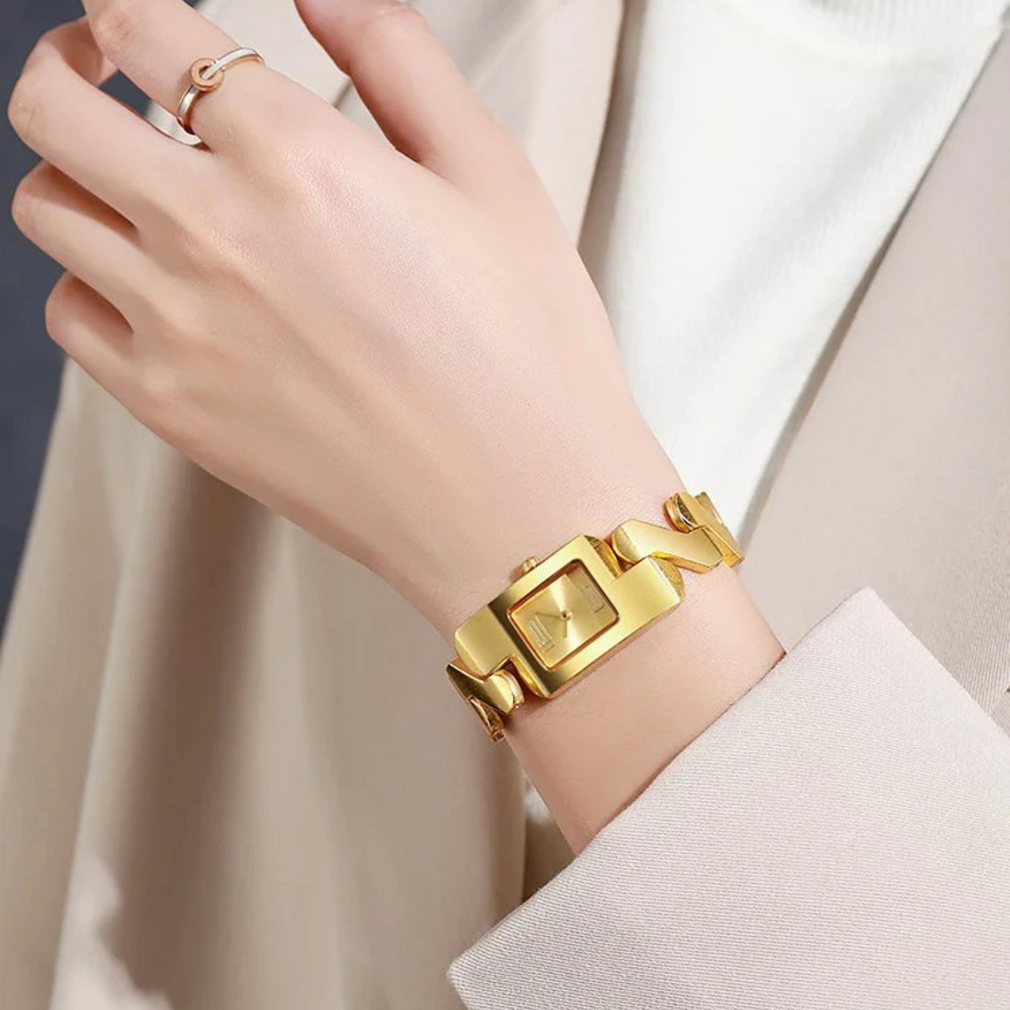 Montre Carrée Quartz Suisse – Collection 2024